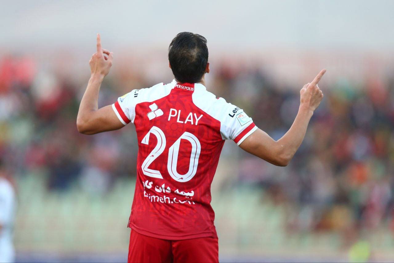 شهاب زاهدی: خیلی خوشحالم در پرسپولیس بازی میکنم