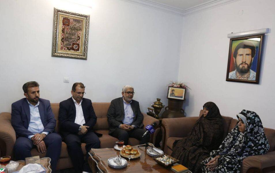 شهدا الگوی مناسبی برای مردم جامعه هستند