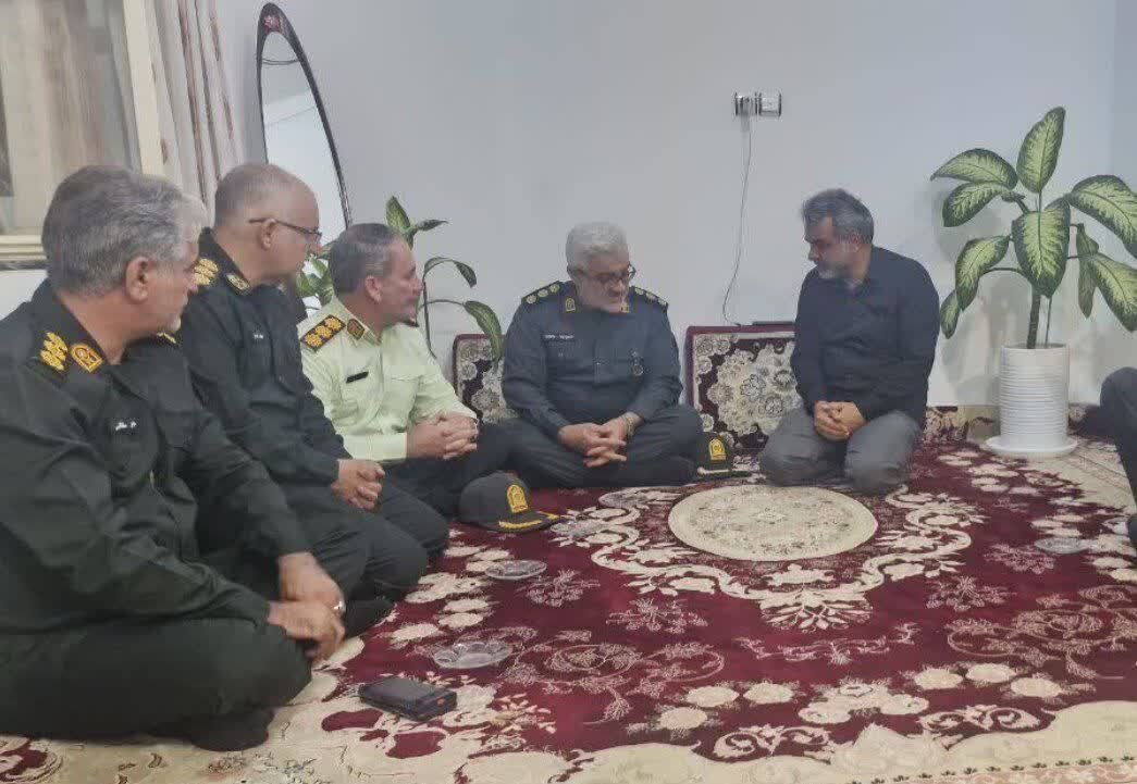 شهدا با ایثار جان خود امنیت و آرامش را برای جامعه به ارمغان آوردند