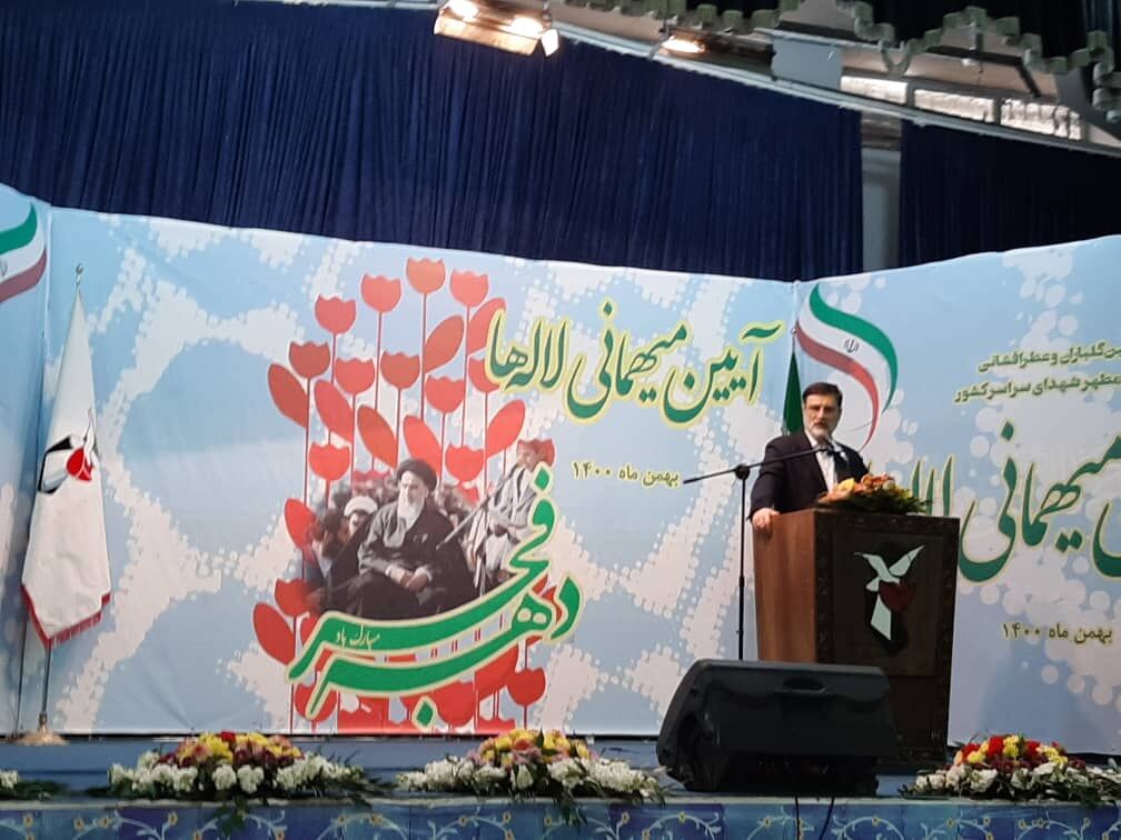 شهدا مهمترین شخصیتهای جامعه ما هستند