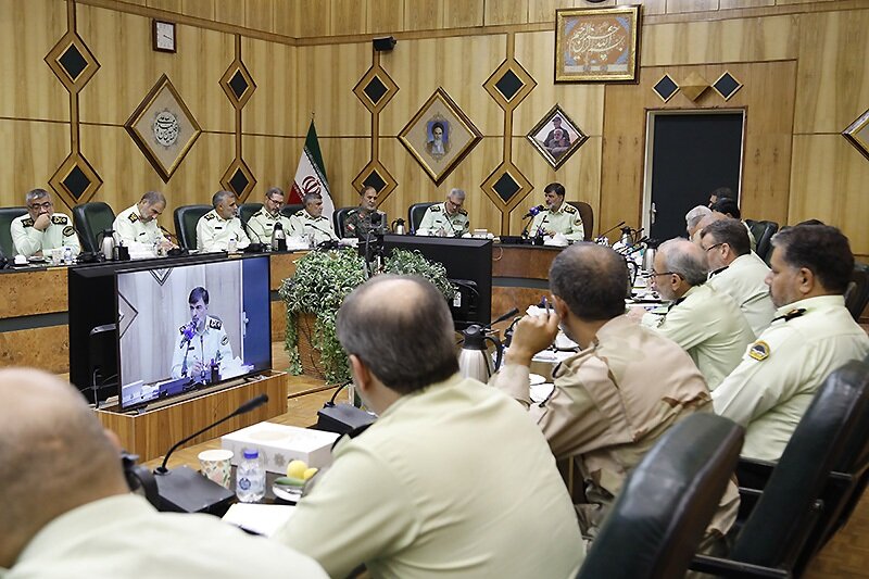 شهدا همچون جواهری ارزشمند در صفحات تاریخ میدرخشند