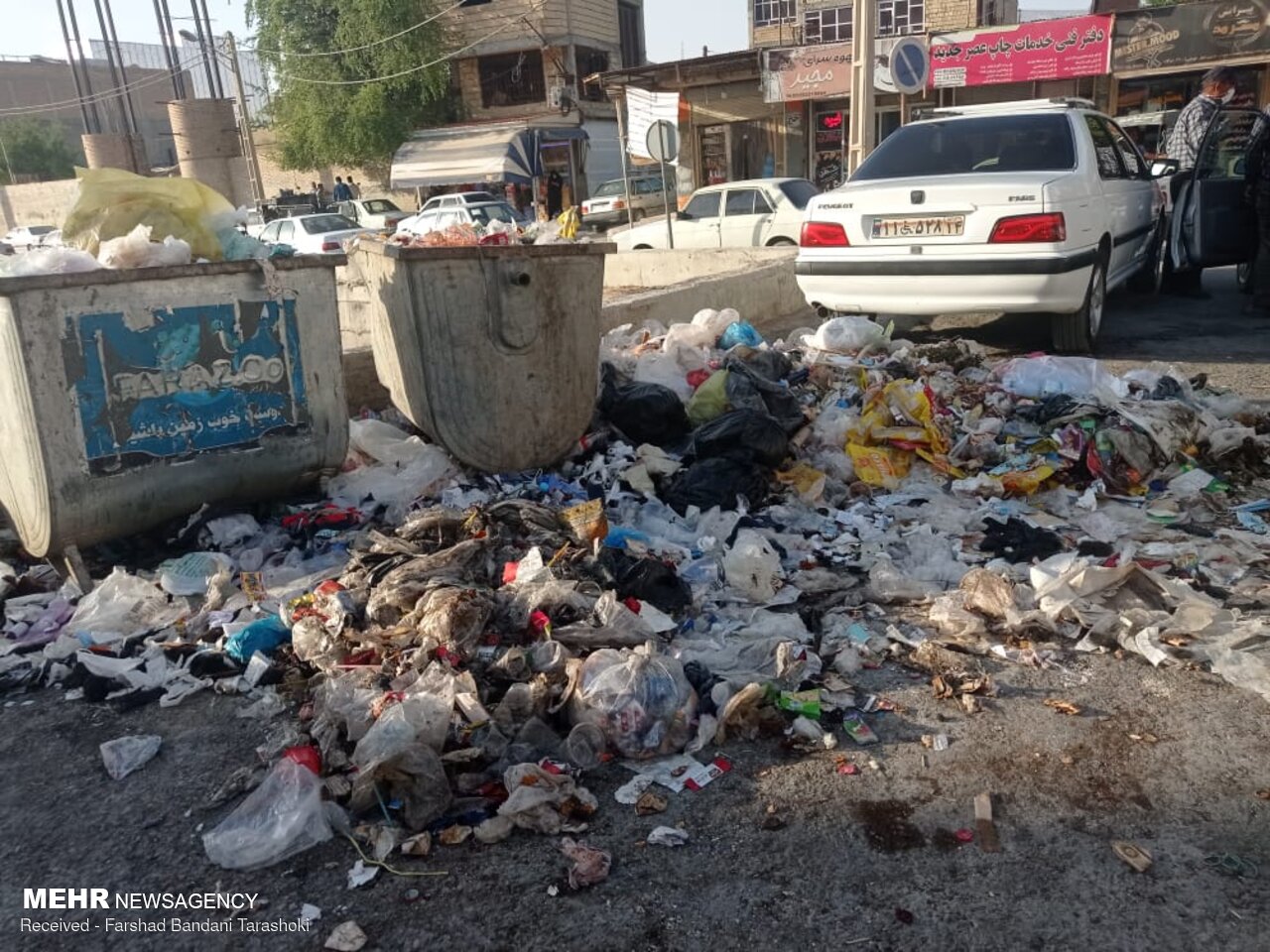 شهردار منطقه ۴ مسئله جمع آوری پسماند را به طور کلی رها کرده است