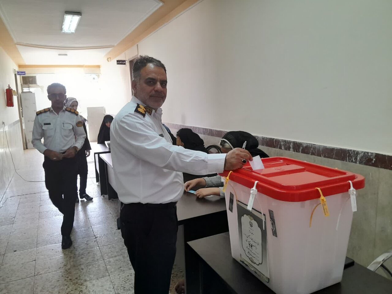 شهروندان از ایجاد سد معبر در اطراف محل‌های اخذ رأی خودداری کنند