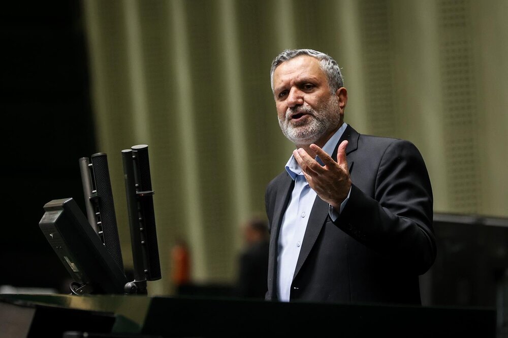 شهید سلیمانی در دوگانه فقر و غنا جانبدار مستضعفینبود