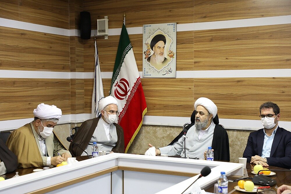 شورای فرهنگ عمومی با جهانی‌سازی فرهنگ لیبرال مقابله کند