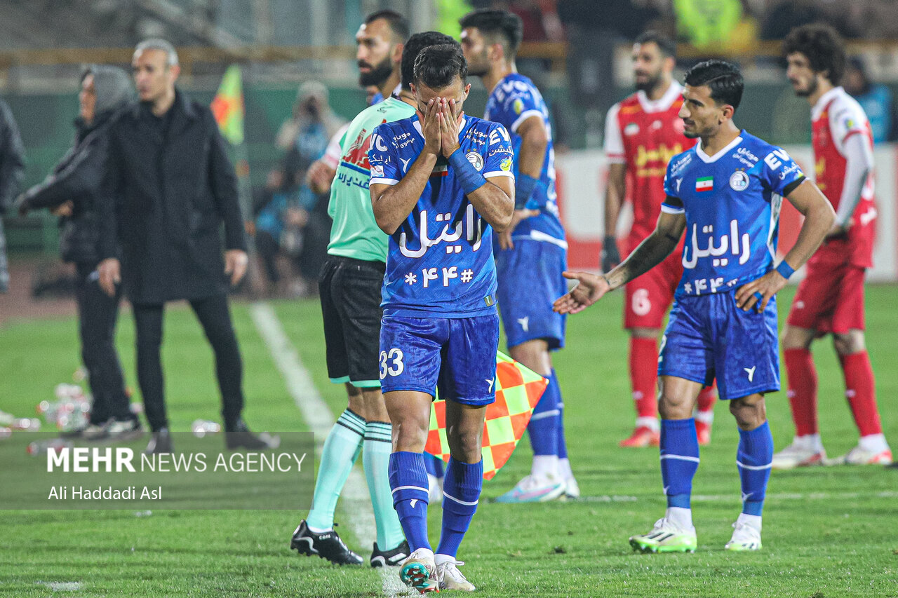 شکایت پرسپولیسیها به دو بازیکن استقلال رسید