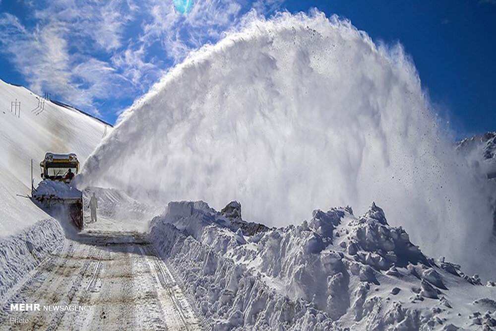 شکری: راه ارتباطی ۱۴۰۰ روستای آذربایجان غربی بازگشایی شد