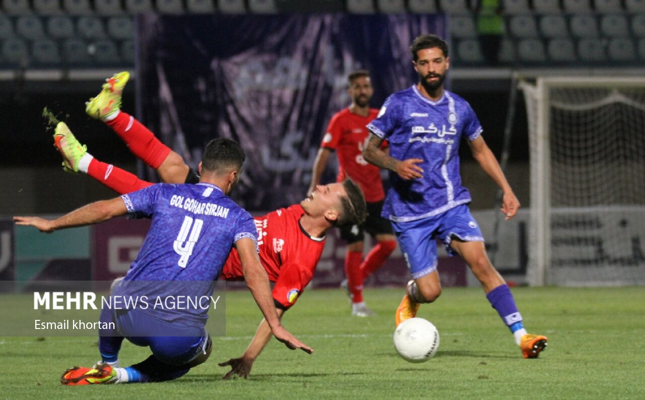 شکست تراکتور در سیرجان