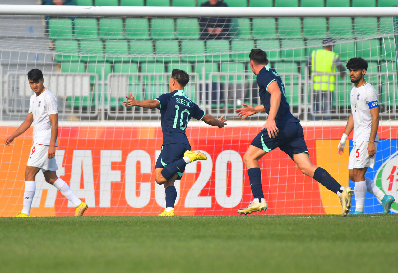 شکست تیم فوتبال ایران مقابل استرالیا/ کار صعود به بازی آخرکشید