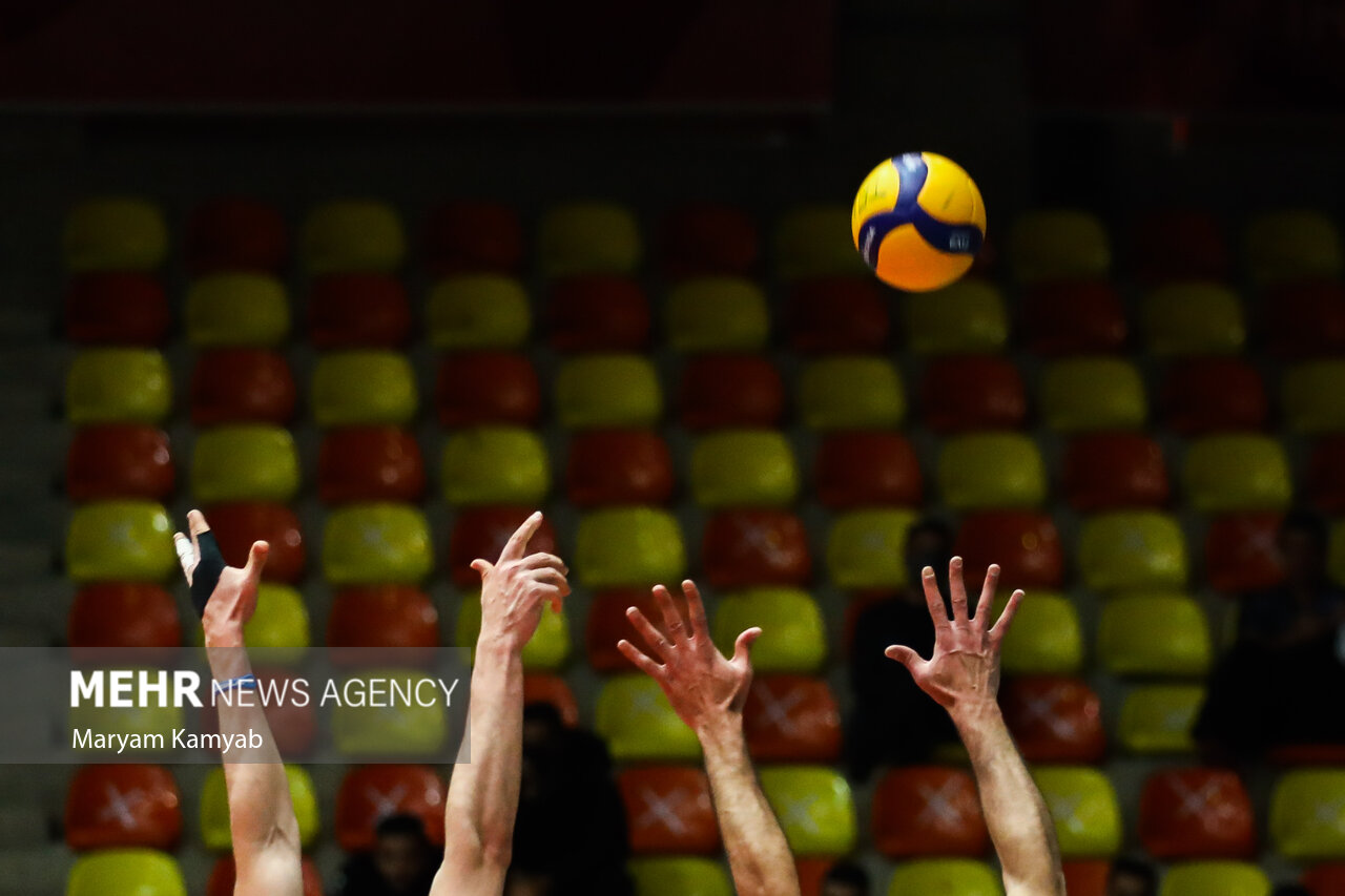 شکست سپاهان در نخستین دیدار/ سبقت پیکان در «آزادی» به سمت فینال