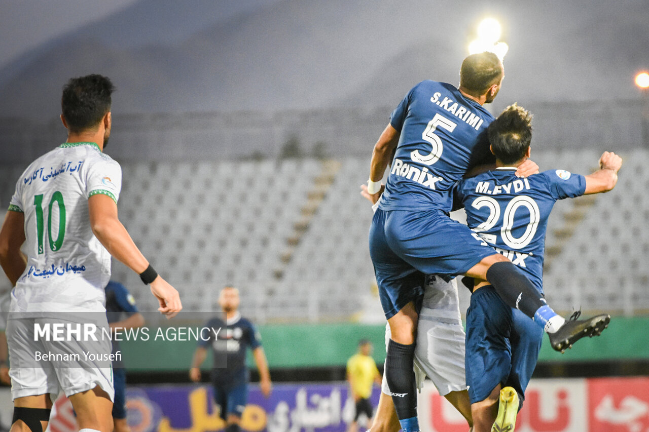 شکست فولاد برابر ملوان در نیمه نخست/ ۳ گل در ۸ دقیقه!