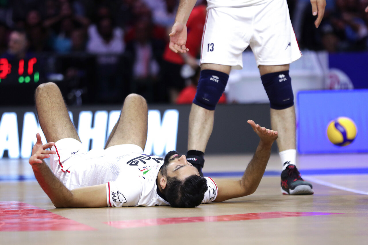 شکستهای متعدد و سقوط چندپلهای والیبال ایران/مقصر کامنتها رابست!
