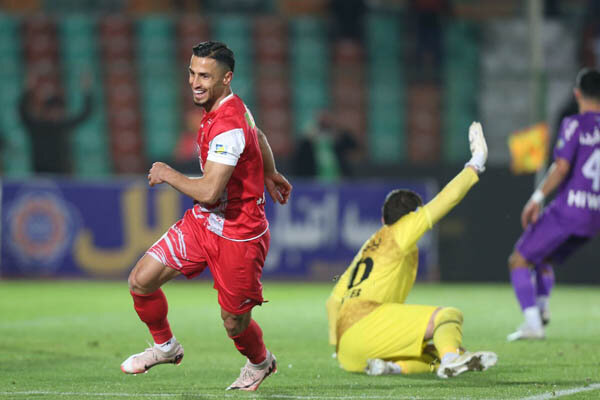 شکوفایی پرسپولیس با ۵ گل به هوادار؛ کریم باقری کار مدیران را سخت کرد!