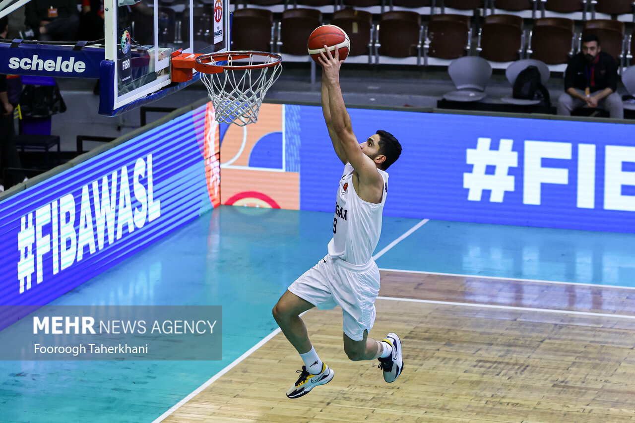 شگفتی لیموندیس با برتری برابر صدرنشین/ شکست مهرام مقابل ذوبآهن