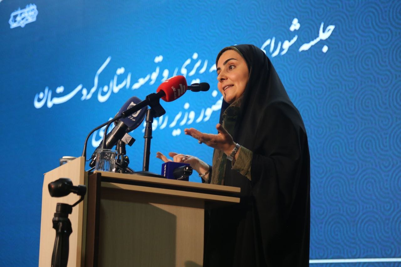 صادق: از ظرفیت بخش خصوصی برای توسعه راههای کردستان استفاده شود