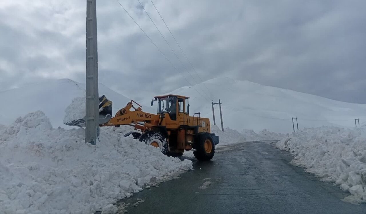 صادقی پور:۱۹ هزار کیلومتر برف روبی در آذربایجان غربی یک هفته  انجام شد