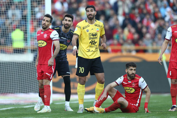 صدرنشینی استقلال بی دلیل نبوده/ ساختار دفاعی پرسپولیس ایراددارد