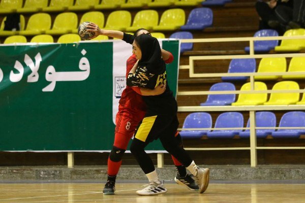 صعود سپاهان به رده سوم/ تقسیم امتیازات در کازرون