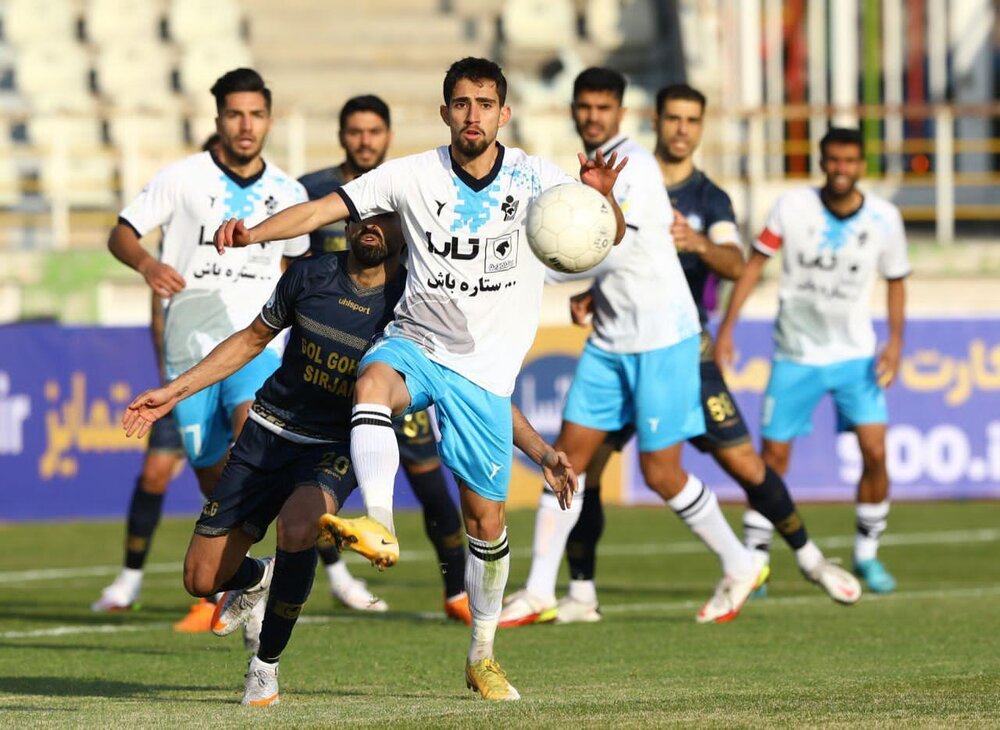 صنعت نفت و پیکان امتیازات را تقسیم کردند