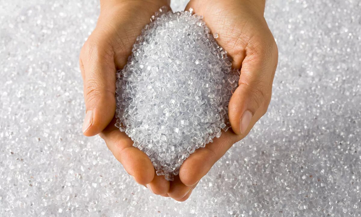 ضبط ۲۷۵ هزار کیلوگرم فرآوردههای پتروشیمی قاچاق