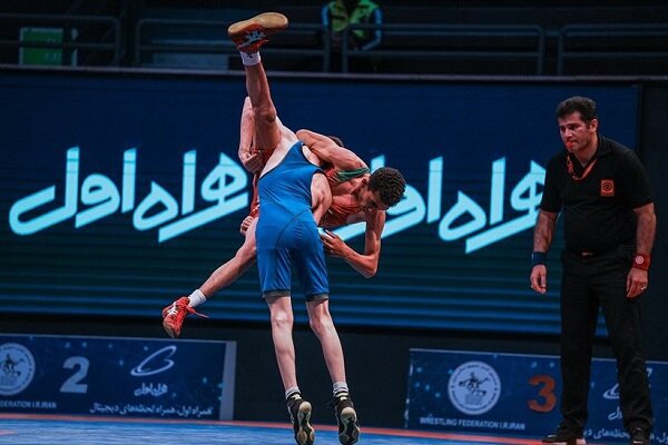 ضربهفنی ۳۰ ثانیهای در فینال/ سومین طلا هم در کشتی آزاد کسب شد