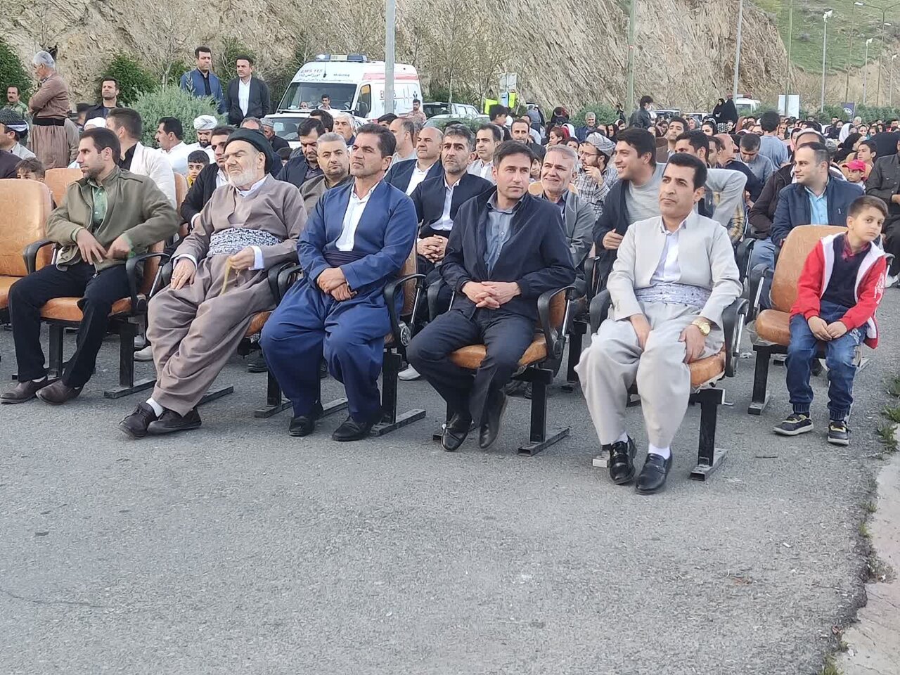 ضیافت بزرگ افطاری در سروآباد