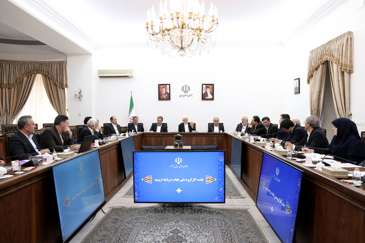 عارف: احیای دریاچه ارومیه مهمترین مسئله کشور است