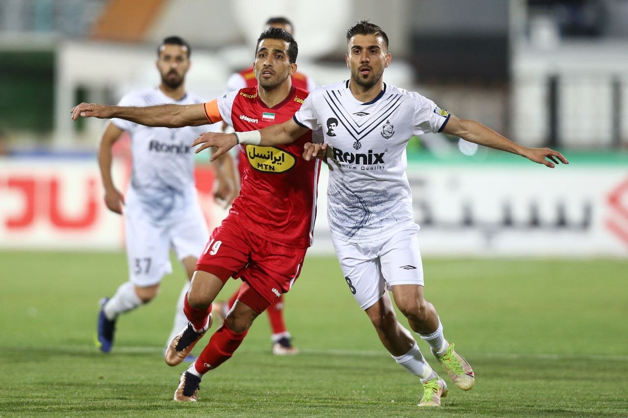 عبور موقت پرسپولیس از استقلال/ چشم امید سرخها به دو سرمربی
موفق!