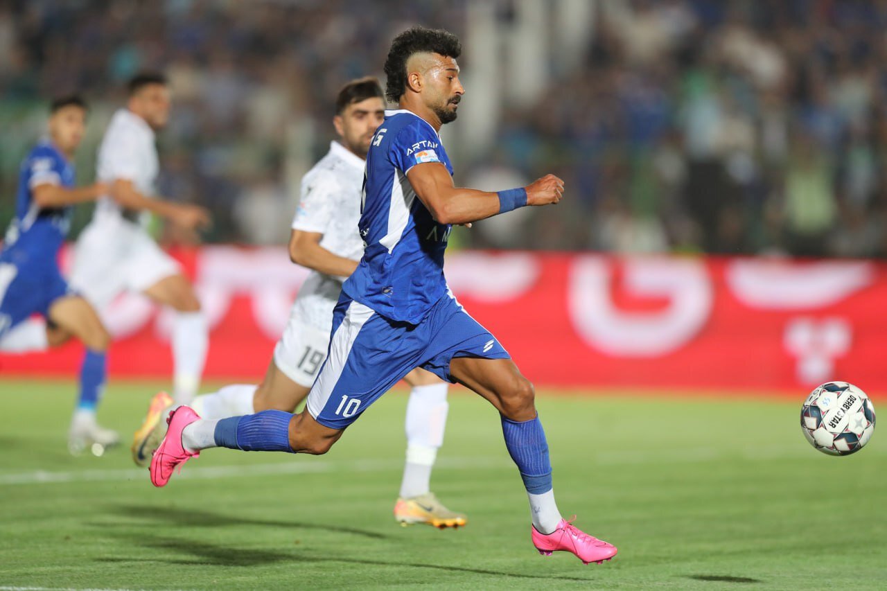 عذرخواهی بازیکن ملی‌پوش استقلال پس از رفتار ناشایست + عکس