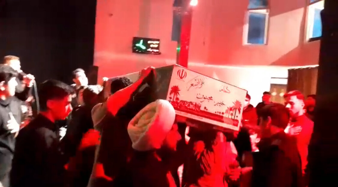 عزاداری ایام فاطمیه با تشییع پیکر شهیدگمنام در مسجد باب الحوائج ارومیه