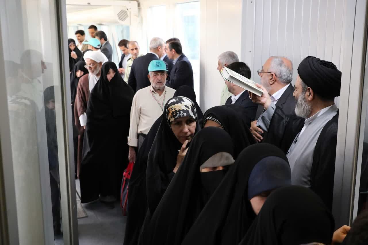 عزیمت زائران پرواز ۱۶۵۸ با بدرقه سرپرست حجاج ایرانی به مدینه