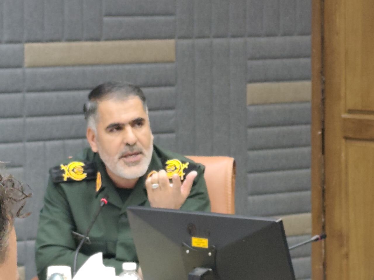 عسکری: حل مشکلات خانوادههای شهدا نباید به وعدههای بینتیجه محدود شود