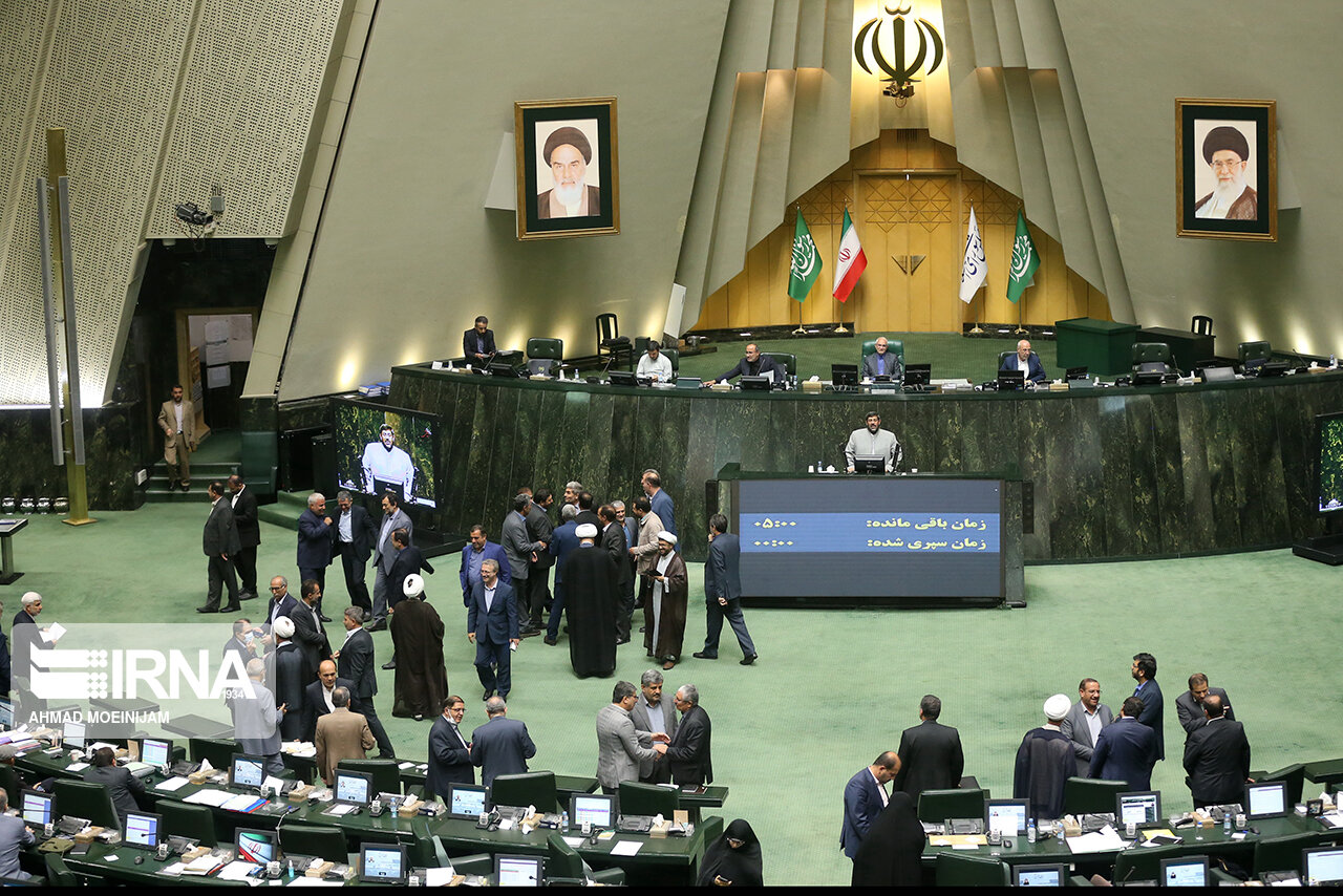 عضو اتاق بازرگانی سنندج: استیضاح وزیر صمت به بخش تولید آسیب می زند