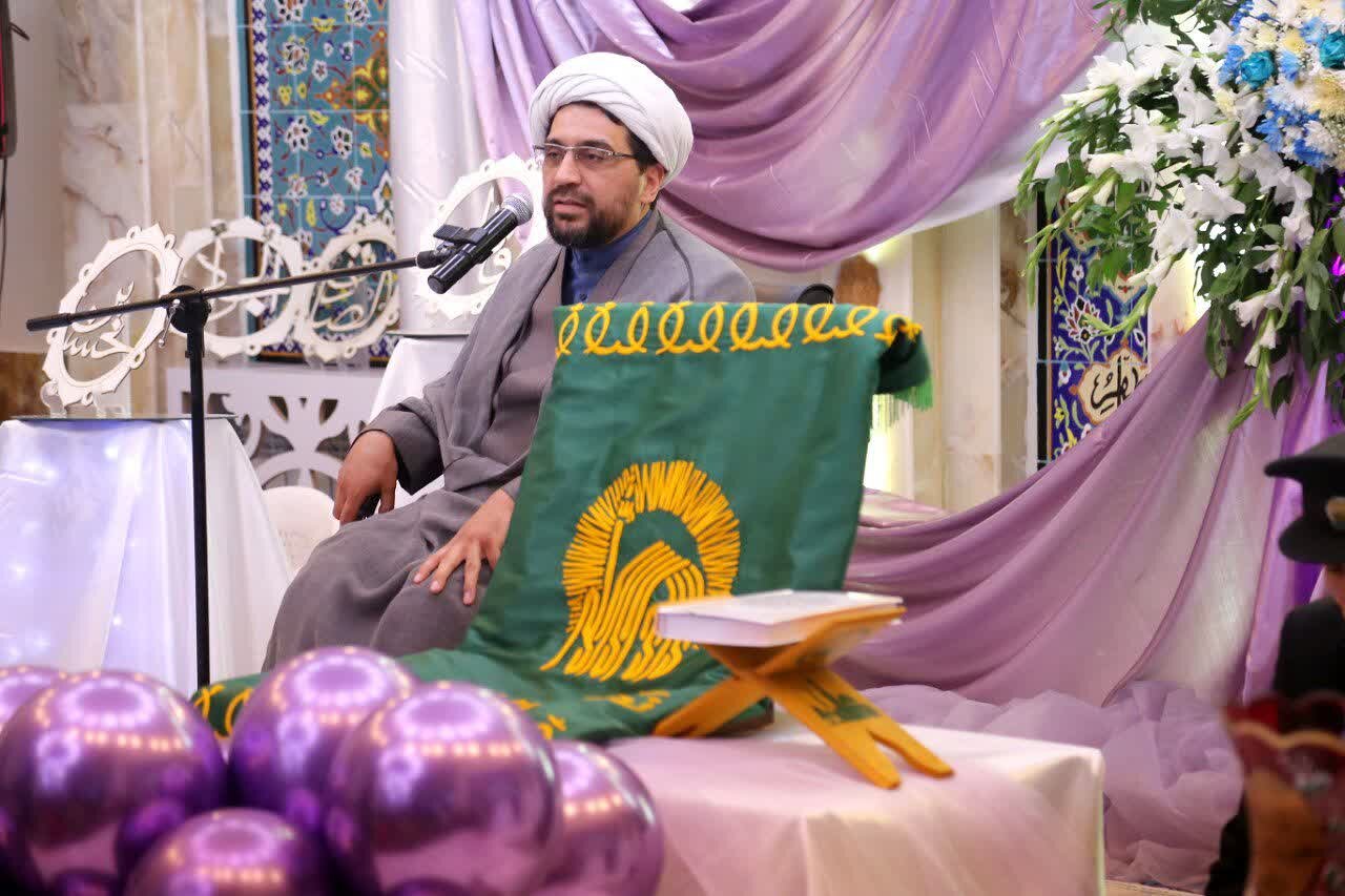 عطر رضوی در دیار کردستان؛ استقبال سنندجیها از بیرق امام رضا(ع)