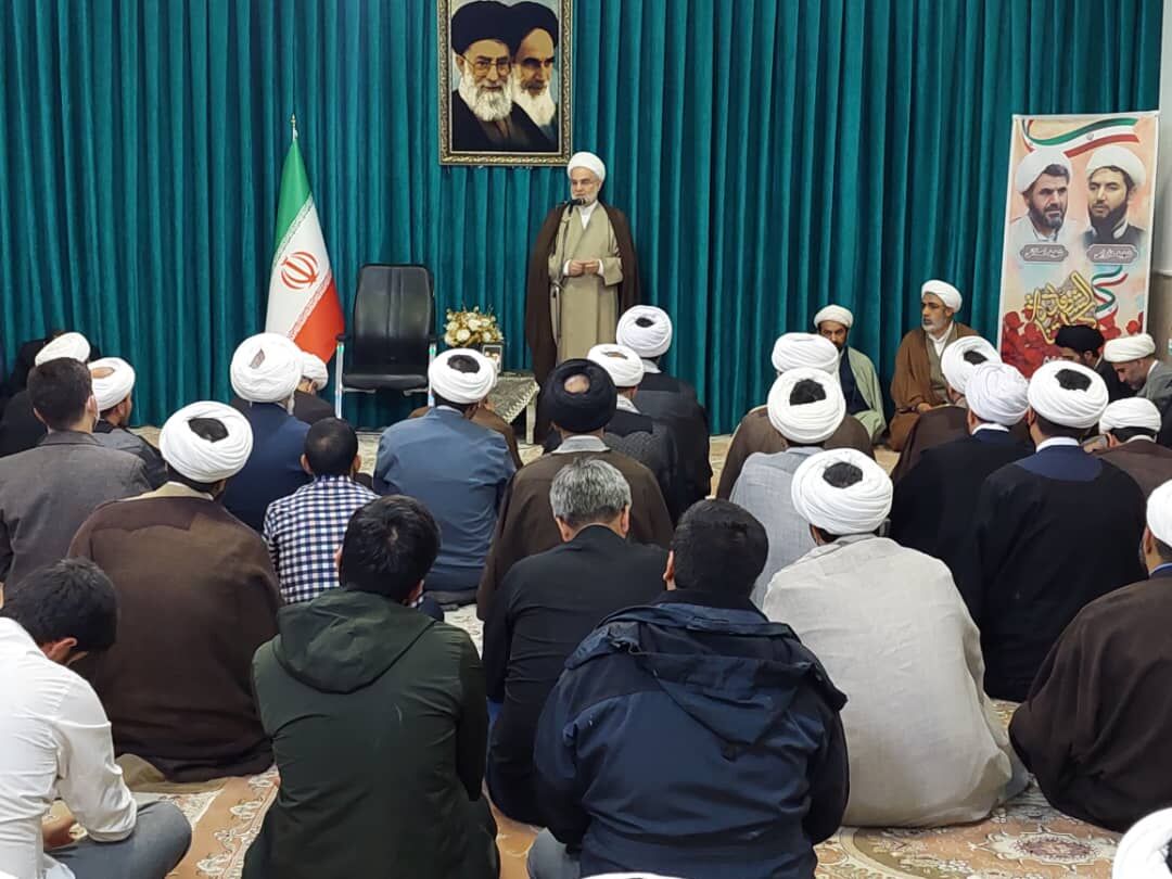 علما و روحانیون امید را به جامعه تزریق کنند