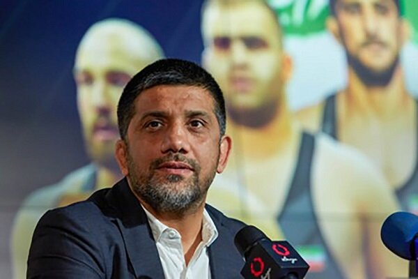 علیرضا دبیر: شهرداری مثل عصای حضرت موسی میماند!