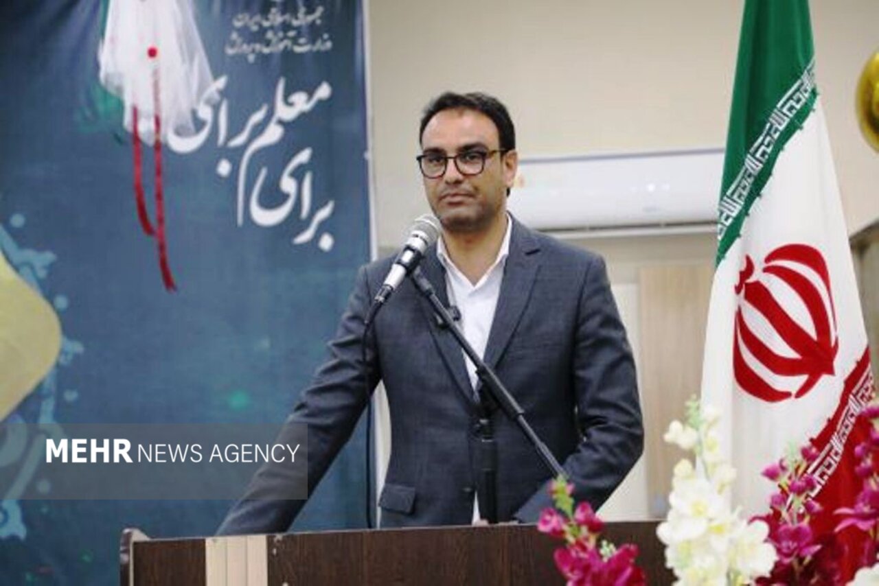 علی‌فر: خوزستان ۲۵ روز از تقویم آموزشی عقب تر است