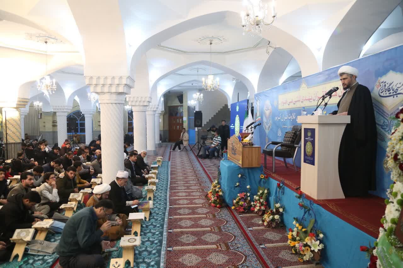 عمل به قرآن کریم مسلمانان را از ظلم و ستم دور میکند