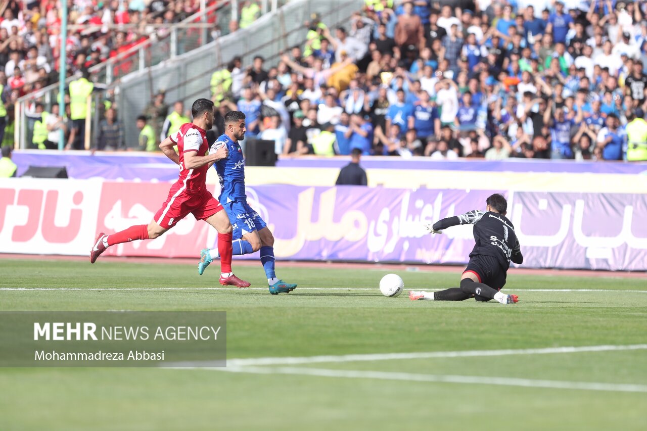 عملکرد بیرانوند در دربی ستودنی بود/تعیین قهرمان لیگ بادروازهبان