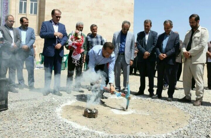 عملیات ساخت مدرسه ۱۲ کلاسه خیرساز در شهرک مدنی همدان آغاز شد
