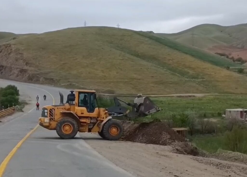 عملیات شانه سازی در محور سنندج_مریوان برای رفع نقاط حادثه خیز