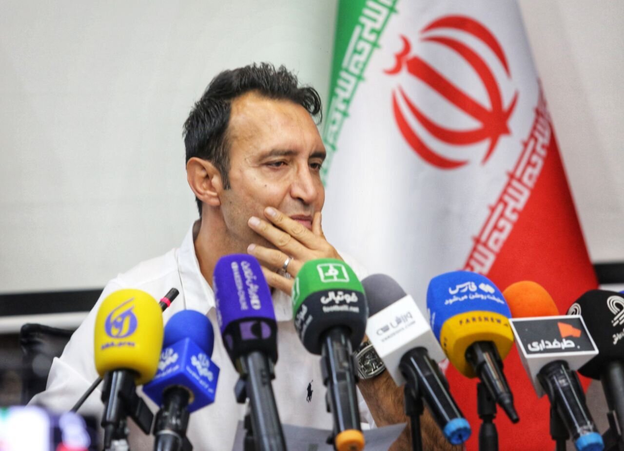 عنایتی: نمیتوانیم از پرسپولیس، تراکتور و سپاهان بازیکن بگیریم