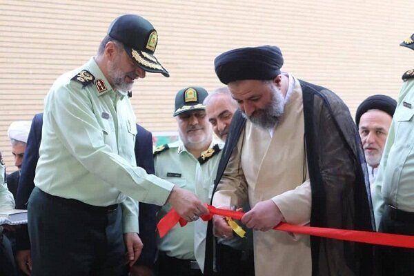 عوامل انتظامی با جان و دل مقابل دشمنان و هنجارشکنان ایستادهاند