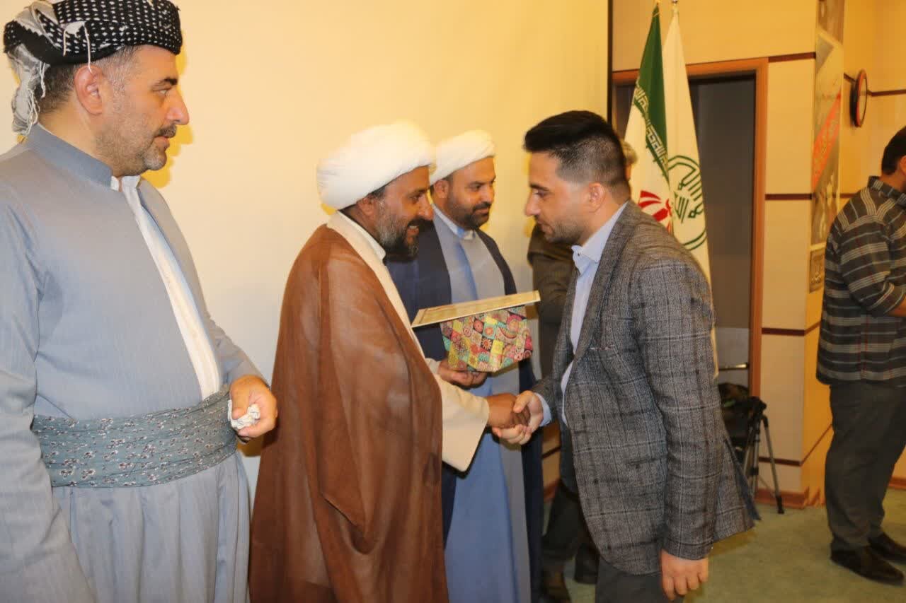 عوامل مسابقه «زندگی با آیه‌ها» در کامیاران تقدیرشدند