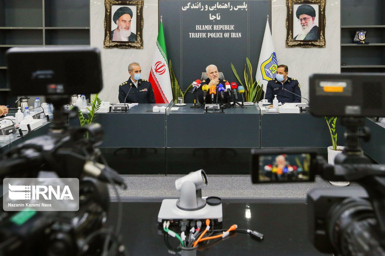 عیدانه‌های پلیس راهور/ گواهینامه رانندگی حداکثر ظرف ۷۲ ساعت تحویل می‌شود