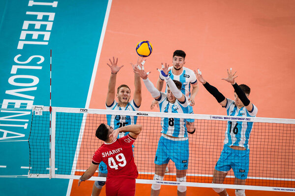 غافلگیری در روز نخست/ شکست برزیل و پیروزی ژاپن برابرآرژانتین