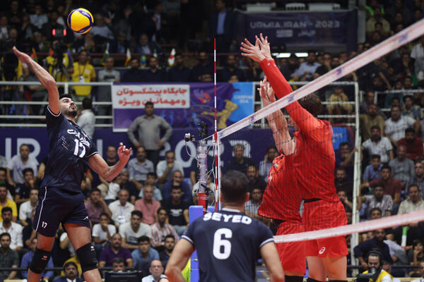 غروب والیبال ایران برابر آفتاب تابان/ سامورایی‌ها جام راربودند