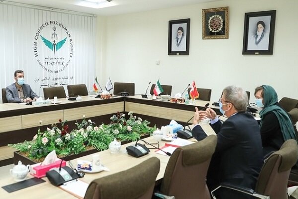 غریب آبادی خواستار بازگرداندن کودک ایرانی به والدینش
شد