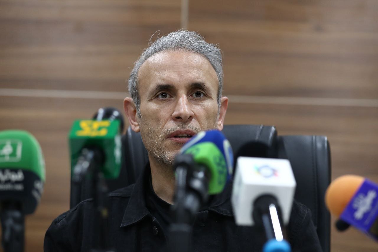 غیبت گل محمدی در نشست خبری قبل از دیدار با شمس آذر