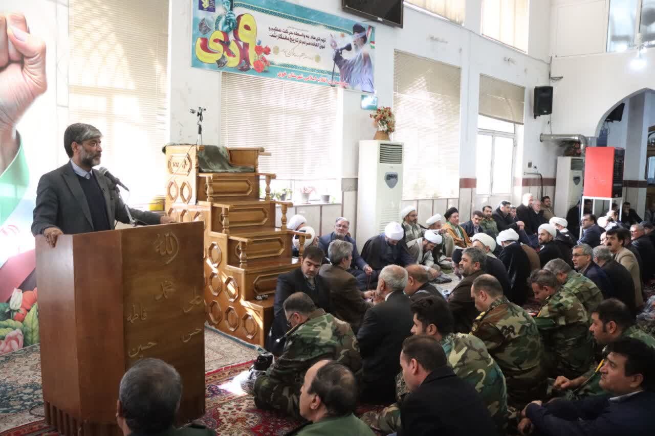 فتنههای دشمنان و معاندین تمام نشده باید هوشیار بود